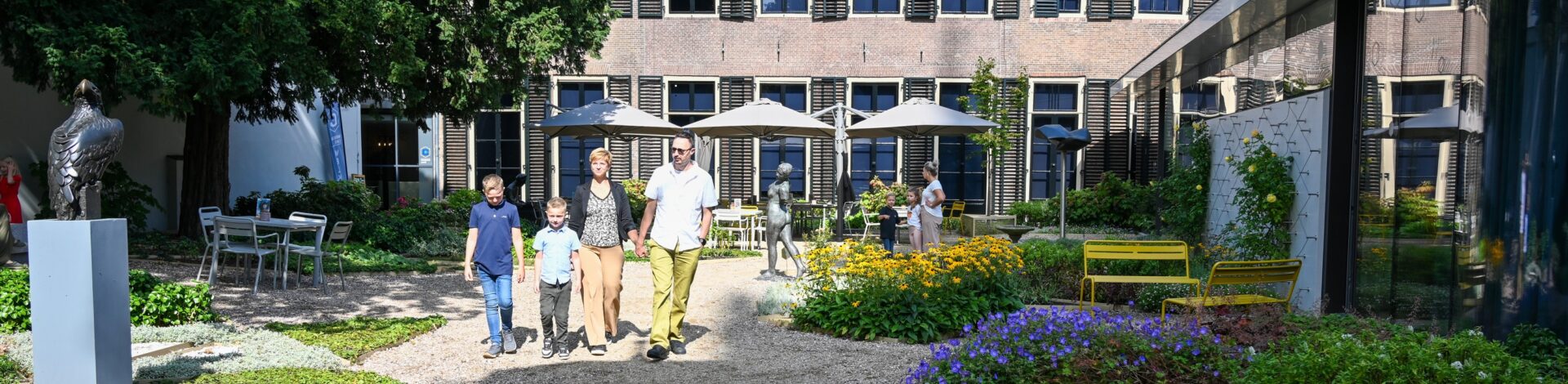 Museum-maatjes helpen bij het museumbezoek